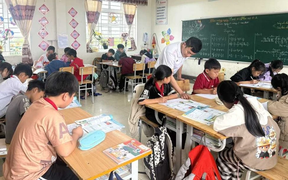 Quảng Ninh miễn học phí, tặng sách giáo khoa từ năm học mới Quảng Ninh miễn học phí, tặng sách giáo khoa từ năm học mới
