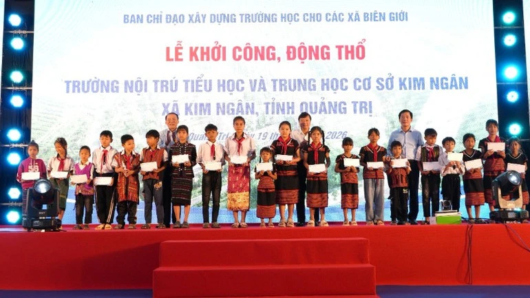 Quảng Trị: Khởi công 11 trường nội trú liên cấp vùng biên giới Quảng Trị: Khởi công 11 trường nội trú liên cấp vùng biên giới