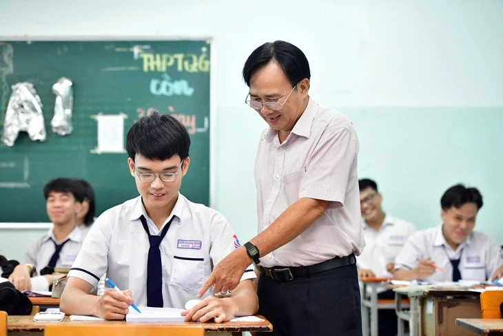 Quí Đức và điểm tuyệt đối học sinh giỏi tin học TP.HCM Quí Đức và điểm tuyệt đối học sinh giỏi tin học TP.HCM