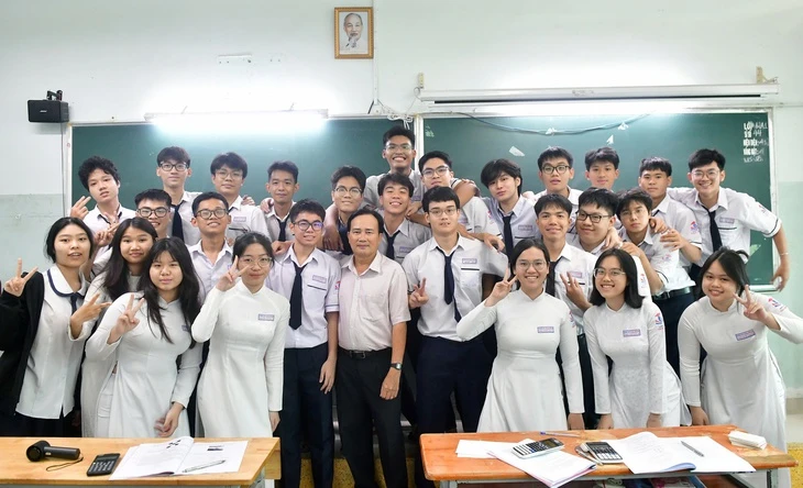 Quí Đức và điểm tuyệt đối học sinh giỏi tin học TP.HCM Quí Đức và điểm tuyệt đối học sinh giỏi tin học TP.HCM