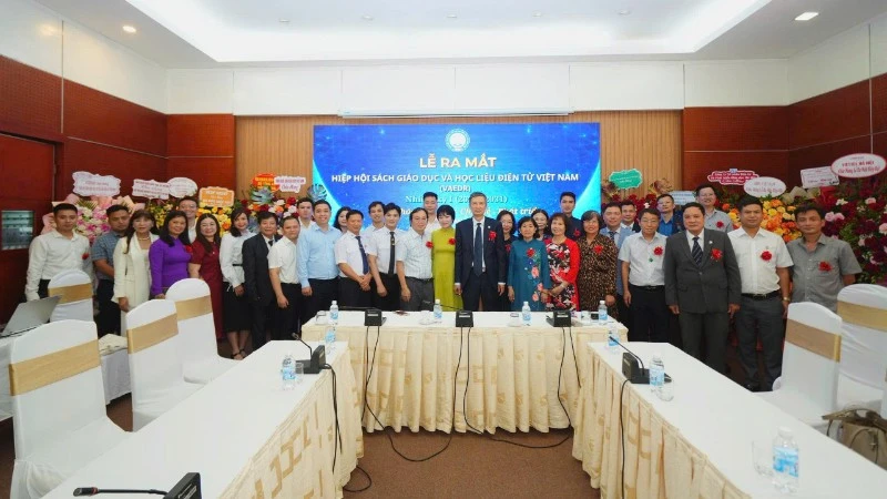 Ra mắt Hiệp hội Sách giáo dục và học liệu điện tử Việt Nam Ra mắt Hiệp hội Sách giáo dục và học liệu điện tử Việt Nam