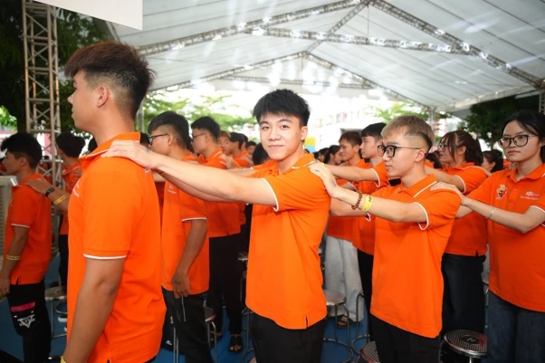 Rạng rỡ nụ cười tân sinh viên FPT Polytechnic: Trải nghiệm giá trị ngày “nhập ngũ” Rạng rỡ nụ cười tân sinh viên FPT Polytechnic: Trải nghiệm giá trị ngày “nhập ngũ”