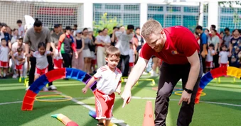Sân chơi vui khỏe cho trẻ và gắn kết gia đình tại Royal School