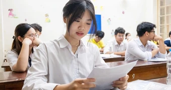 Sáng nay, khoảng 1 triệu thí sinh lớp 12 tập đăng ký thi tốt nghiệp THPT
