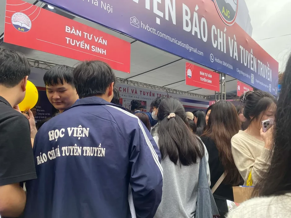 Sáp nhập báo chí không đồng nghĩa giảm cơ hội việc làm Sáp nhập báo chí không đồng nghĩa giảm cơ hội việc làm