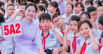 Sau sắp xếp trường học, dự kiến 11.000 cán bộ quản lý sẽ về làm giáo viên