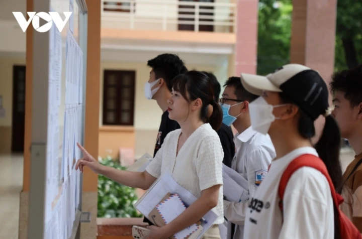 Sẽ công khai trường lạm thu trong 3 ngày và xem xét trách nhiệm hiệu trưởng Sẽ công khai trường lạm thu trong 3 ngày và xem xét trách nhiệm hiệu trưởng