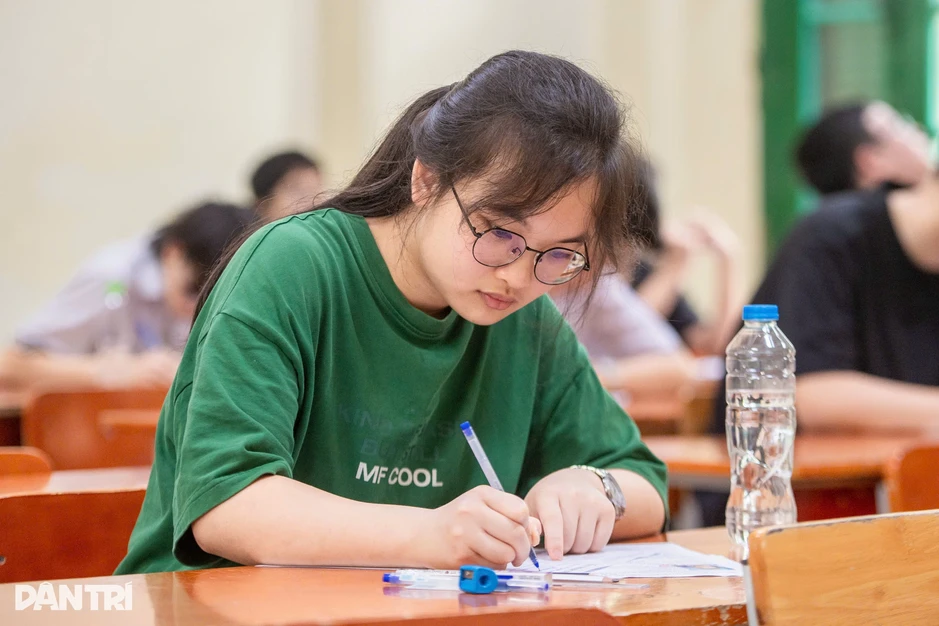 Siết học thêm trong trường, phụ huynh cho con học trung tâm đắt gấp 5 lần Siết học thêm trong trường, phụ huynh cho con học trung tâm đắt gấp 5 lần