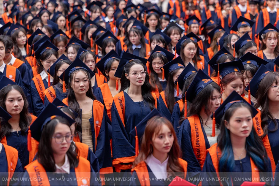 Sinh viên có việc làm trước ngày nhận bằng: Trường Đại học Đại Nam đưa doanh nghiệp vào giảng đường Sinh viên có việc làm trước ngày nhận bằng: Trường Đại học Đại Nam đưa doanh nghiệp vào giảng đường