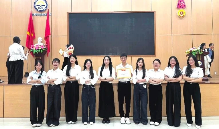 Sinh viên Đại học Huế: Bám thực tiễn để nghiên cứu khoa học
