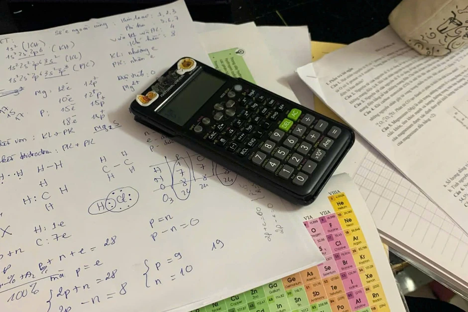 Sinh viên kể chuyện đi làm gia sư, sốc vì bị học sinh hỏi “sao cô xấu quá” Sinh viên kể chuyện đi làm gia sư, sốc vì bị học sinh hỏi “sao cô xấu quá”