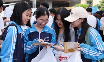 Sinh viên kinh tế 'không lo thiếu việc', lương khởi điểm tới 20 triệu