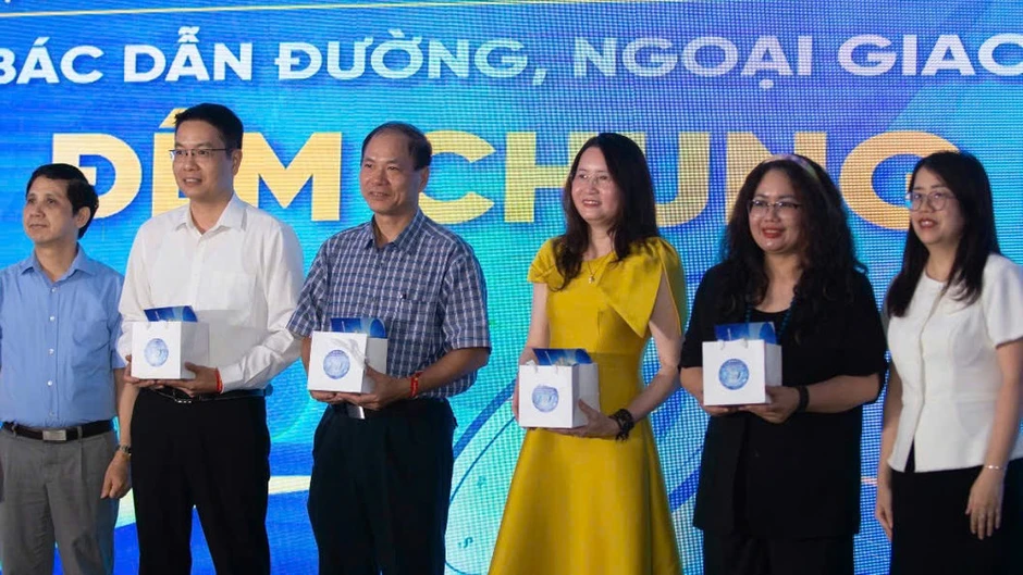 Sinh viên Ngoại giao: Bồi đắp bản lĩnh chính trị bằng tư duy sáng tạo kỷ nguyên số Sinh viên Ngoại giao: Bồi đắp bản lĩnh chính trị bằng tư duy sáng tạo kỷ nguyên số