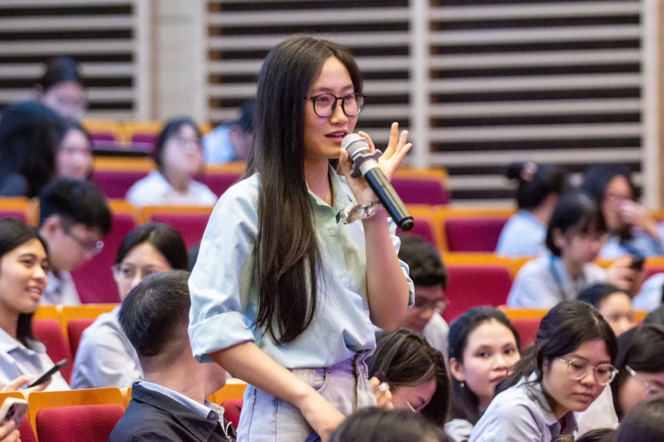 Sinh viên ngoại giao trước bài toán nhân lực chất lượng cao kỷ nguyên hội nhập Sinh viên ngoại giao trước bài toán nhân lực chất lượng cao kỷ nguyên hội nhập
