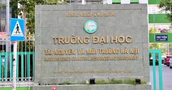 Sinh viên phải nộp đoàn phí cao bất thường, trường nói không chỉ đạo thu
