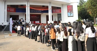 Sinh viên phản ứng khoản phạt 15 triệu: ĐH Ngân hàng TPHCM thông báo khẩn