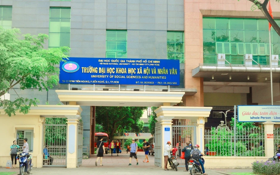 Sinh viên "tố" phải đóng 15 triệu mới được nhận bằng, nhà trường nói gì? Sinh viên "tố" phải đóng 15 triệu mới được nhận bằng, nhà trường nói gì?