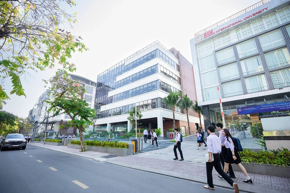Sinh viên SIU nhận học bổng thạc sĩ AI tại Vương quốc Anh Sinh viên SIU nhận học bổng thạc sĩ AI tại Vương quốc Anh