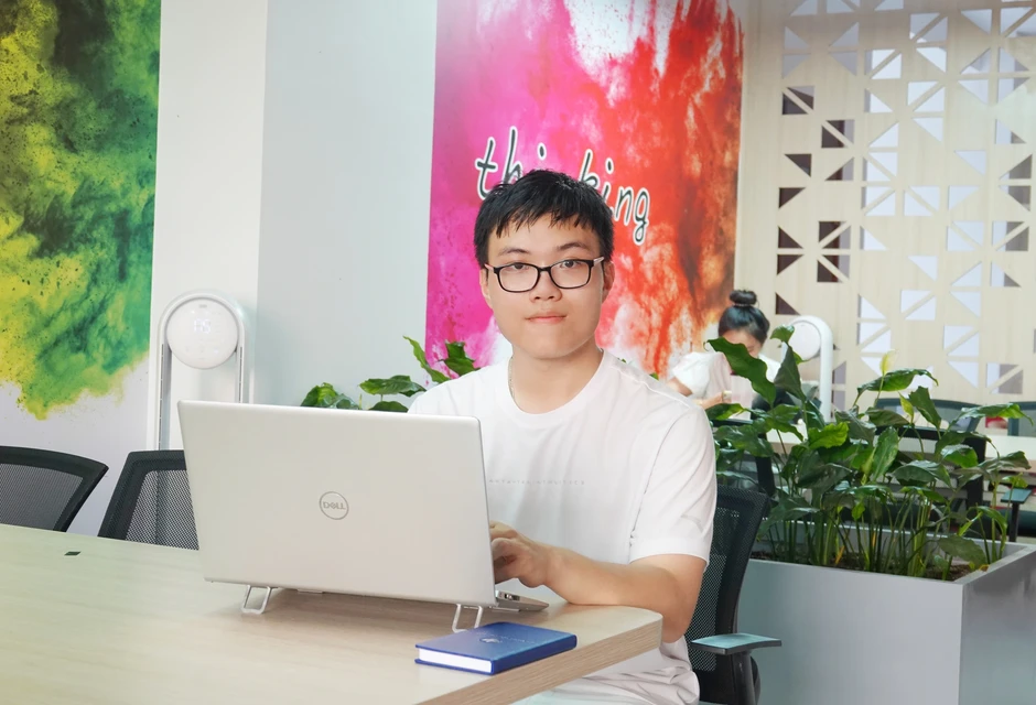 Sinh viên Việt Nam có bài báo A* tại hội nghị hàng đầu thế giới về người-máy Sinh viên Việt Nam có bài báo A* tại hội nghị hàng đầu thế giới về người-máy