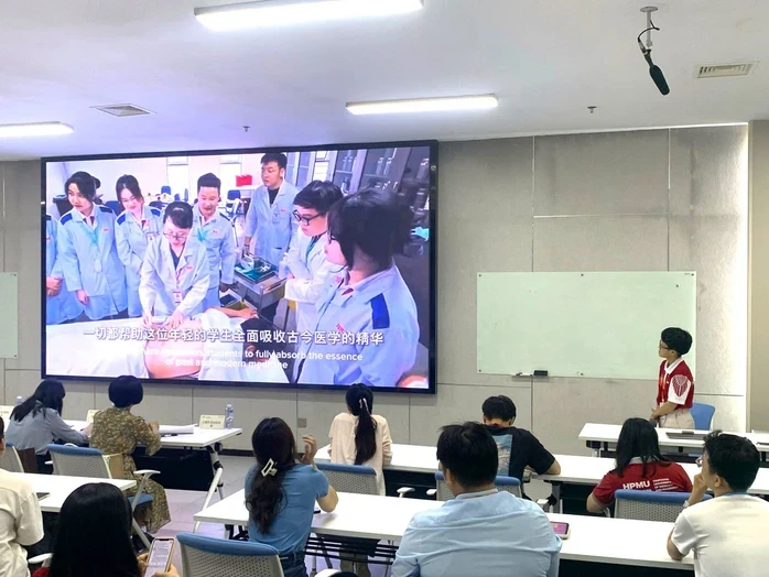 Sinh viên Việt Nam giành huy chương vàng cuộc thi Kỹ năng nghề Y học cổ truyền Việt - Trung Sinh viên Việt Nam giành huy chương vàng cuộc thi Kỹ năng nghề Y học cổ truyền Việt - Trung