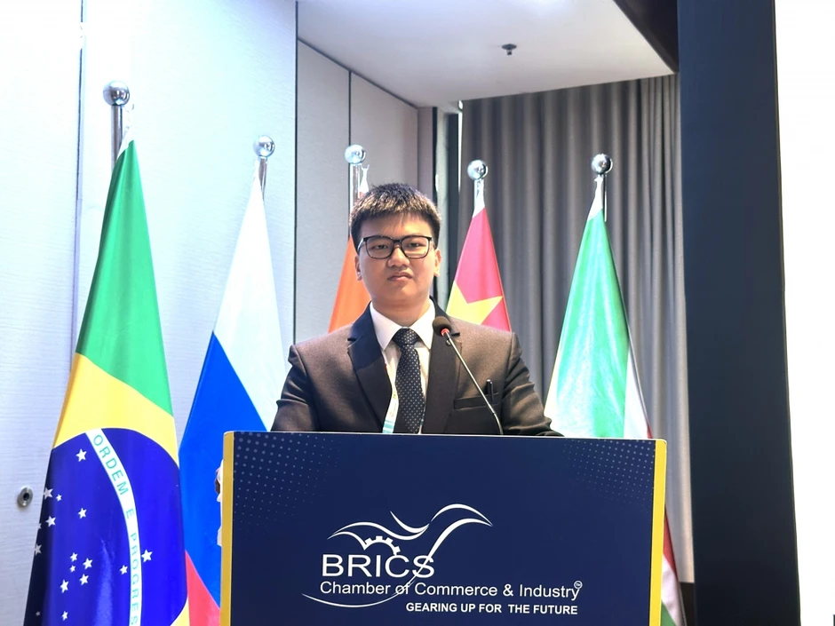 Sinh viên Việt Nam tại Ấn Độ tham gia Đối thoại Lãnh đạo trẻ BRICS 3.0 Sinh viên Việt Nam tại Ấn Độ tham gia Đối thoại Lãnh đạo trẻ BRICS 3.0