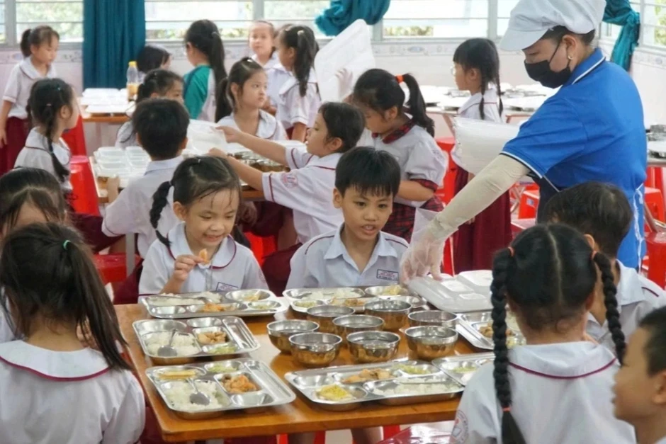 Sở GD&ĐT Hà Nội có chỉ đạo "nóng" về bữa ăn bán trú ở các trường học Sở GD&ĐT Hà Nội có chỉ đạo "nóng" về bữa ăn bán trú ở các trường học
