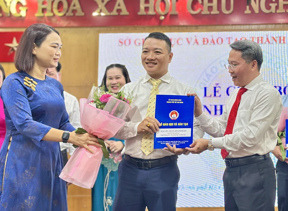 Sở GD&ĐT TPHCM bổ nhiệm loạt cán bộ, có Chánh Văn phòng mới Sở GD&ĐT TPHCM bổ nhiệm loạt cán bộ, có Chánh Văn phòng mới