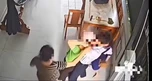 Sở GD-ĐT An Giang chỉ đạo khẩn sau clip học sinh siết cổ, hành hung một phụ nữ