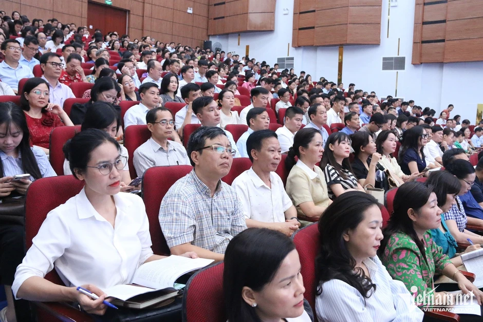 Sở GD-ĐT Hà Nội nói về đề thi lớp 10 năm 2026, sẽ 'vừa sức và có phân hóa' Sở GD-ĐT Hà Nội nói về đề thi lớp 10 năm 2026, sẽ 'vừa sức và có phân hóa'