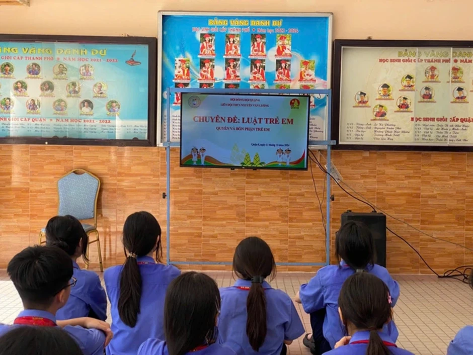 Sở GD-ĐT TPHCM: Trường học toàn thành điều chỉnh kế hoạch nhà trường phù hợp với SGK mới Sở GD-ĐT TPHCM: Trường học toàn thành điều chỉnh kế hoạch nhà trường phù hợp với SGK mới