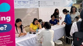 Sôi nổi Ngày hội hướng nghiệp và tư vấn tuyển sinh năm 2026