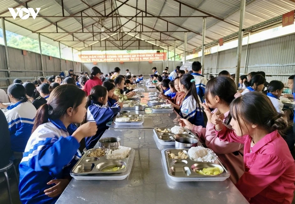 Sơn La thay đổi mô hình nấu ăn bán trú tại các trường học Sơn La thay đổi mô hình nấu ăn bán trú tại các trường học