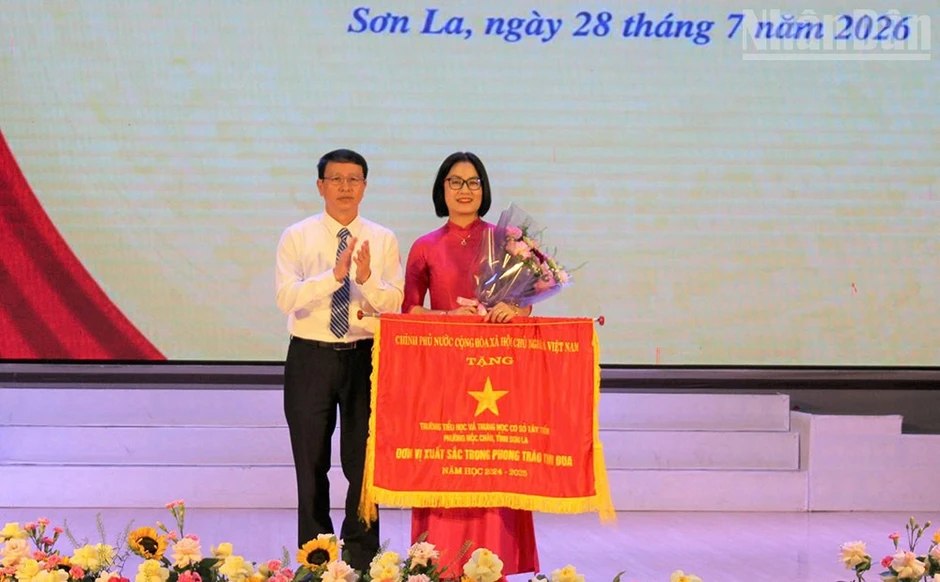 Sơn La tuyên dương hơn 300 giáo viên, học sinh đạt thành tích cao trong năm học 2025-2026 Sơn La tuyên dương hơn 300 giáo viên, học sinh đạt thành tích cao trong năm học 2025-2026