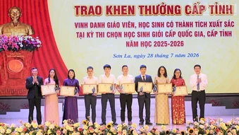 Sơn La tuyên dương hơn 300 giáo viên, học sinh đạt thành tích cao trong năm học 2025-2026