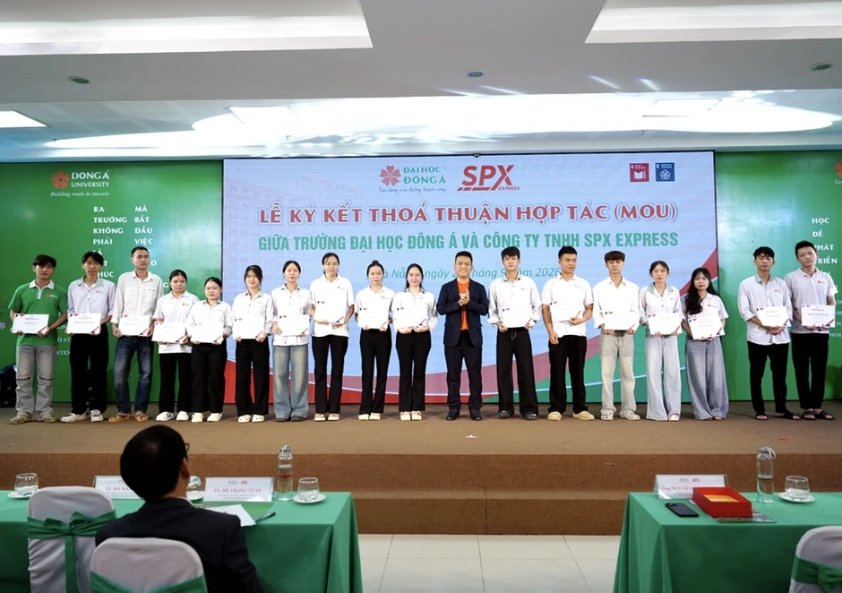 SPX Express và Trường Đại học Đông Á ký kết hợp tác phát triển nguồn nhân lực logistics SPX Express và Trường Đại học Đông Á ký kết hợp tác phát triển nguồn nhân lực logistics