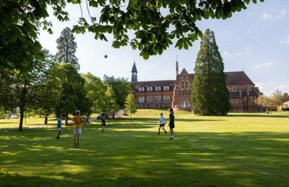Sunshine Group hợp tác Cranleigh School đưa giáo dục chuẩn Anh Quốc vào Việt Nam Sunshine Group hợp tác Cranleigh School đưa giáo dục chuẩn Anh Quốc vào Việt Nam