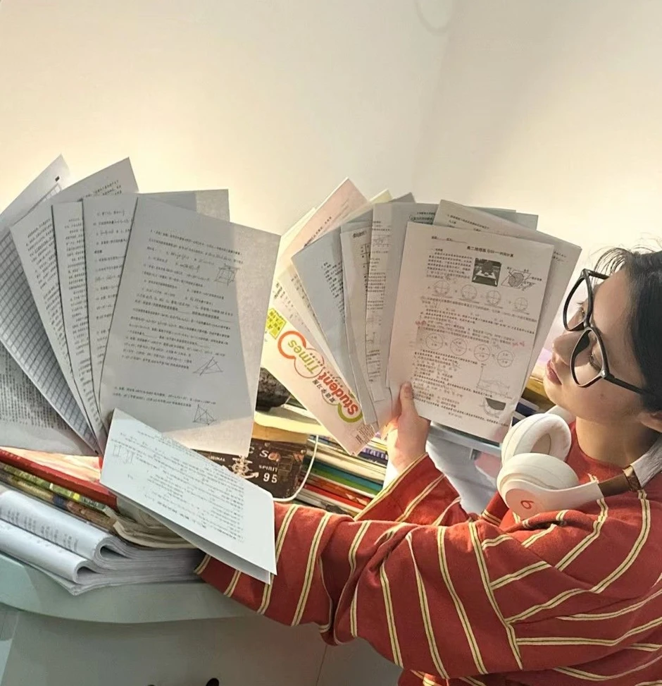 Tại sao nên dọn sạch đề thi cũ khỏi bàn học? Tại sao nên dọn sạch đề thi cũ khỏi bàn học?