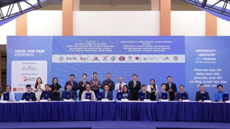 Tăng cường kết nối giữa nhà trường-doanh nghiệp và sinh viên Tăng cường kết nối giữa nhà trường-doanh nghiệp và sinh viên