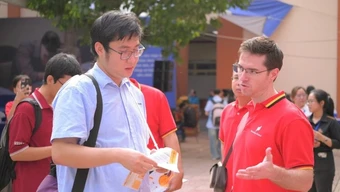 Tăng cường kết nối giữa nhà trường-doanh nghiệp và sinh viên