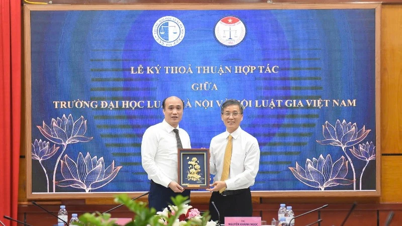 Tăng cường phối hợp nghiên cứu khoa học, nâng cao chất lượng nguồn nhân lực hoạt động pháp lý