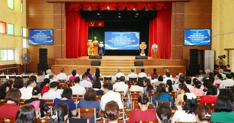 Tăng cường tiếng Anh có liên hệ gì với sự ra đời Trường THPT chuyên Trần Đại Nghĩa?