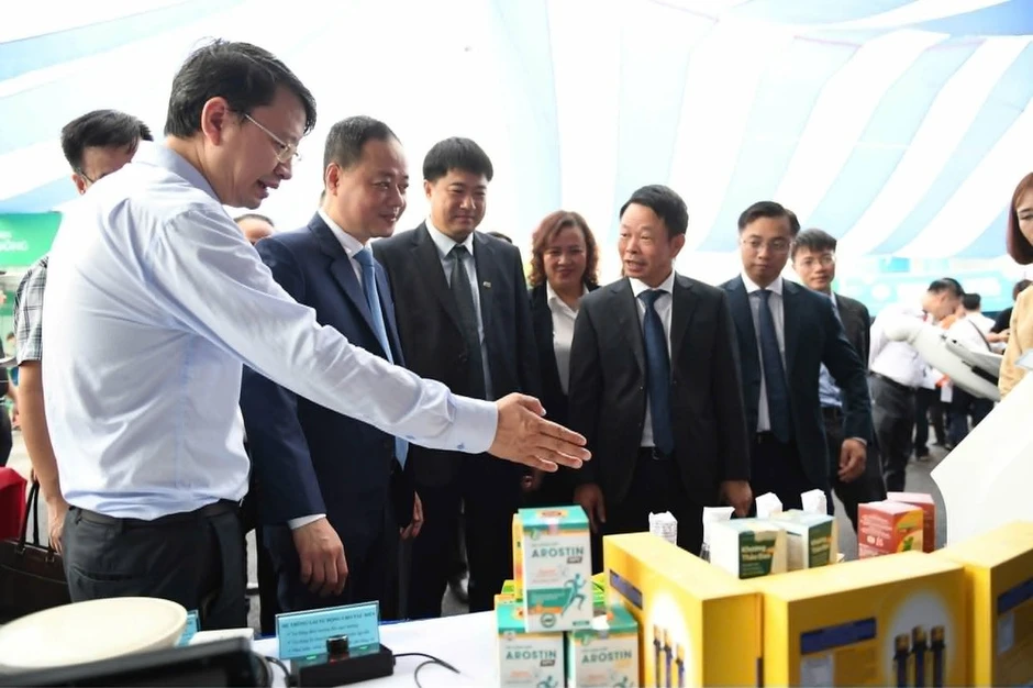 Tạo không gian kết nối học sinh với các cơ sở đào tạo khoa học và công nghệ Tạo không gian kết nối học sinh với các cơ sở đào tạo khoa học và công nghệ