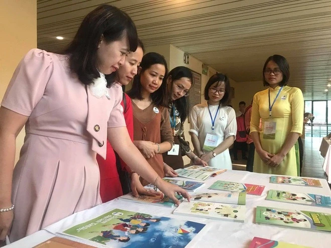 Tập huấn sách giáo khoa: Không thể qua loa nếu muốn dạy học thực chất Tập huấn sách giáo khoa: Không thể qua loa nếu muốn dạy học thực chất