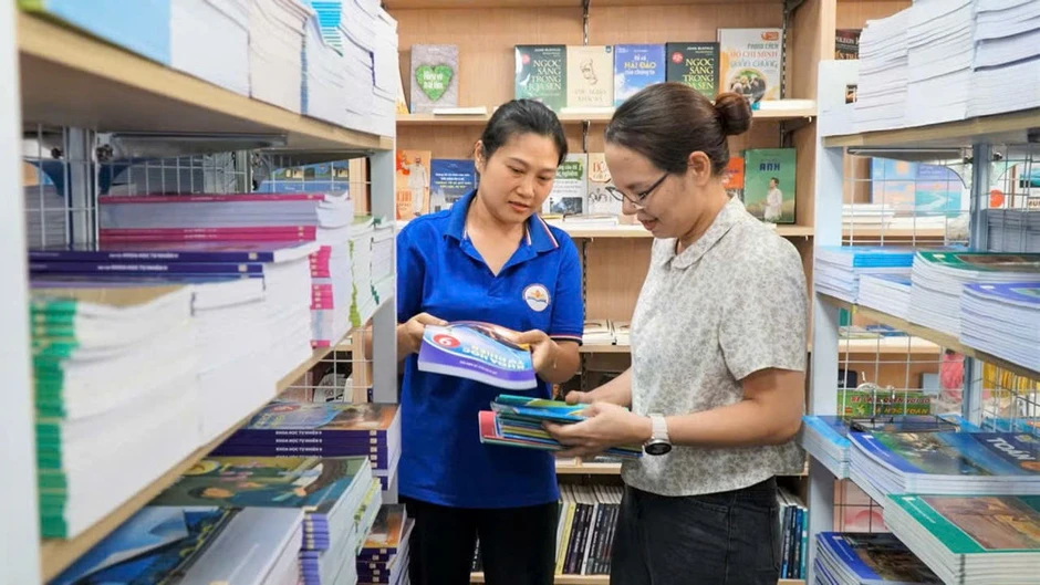 Tất cả giáo viên được tập huấn dạy học theo bộ sách giáo khoa thống nhất Tất cả giáo viên được tập huấn dạy học theo bộ sách giáo khoa thống nhất