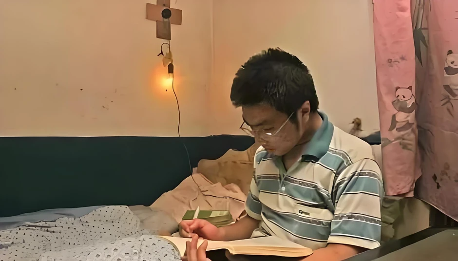 Thần đồng 14 tuổi đỗ đại học, 4 năm sau bị trường "trả về địa phương" vì nợ môn: Bi kịch của một thiên tài bị "chín ép" Thần đồng 14 tuổi đỗ đại học, 4 năm sau bị trường "trả về địa phương" vì nợ môn: Bi kịch của một thiên tài bị "chín ép"