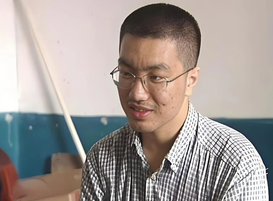 Thần đồng 14 tuổi đỗ đại học, 4 năm sau bị trường "trả về địa phương" vì nợ môn: Bi kịch của một thiên tài bị "chín ép" Thần đồng 14 tuổi đỗ đại học, 4 năm sau bị trường "trả về địa phương" vì nợ môn: Bi kịch của một thiên tài bị "chín ép"