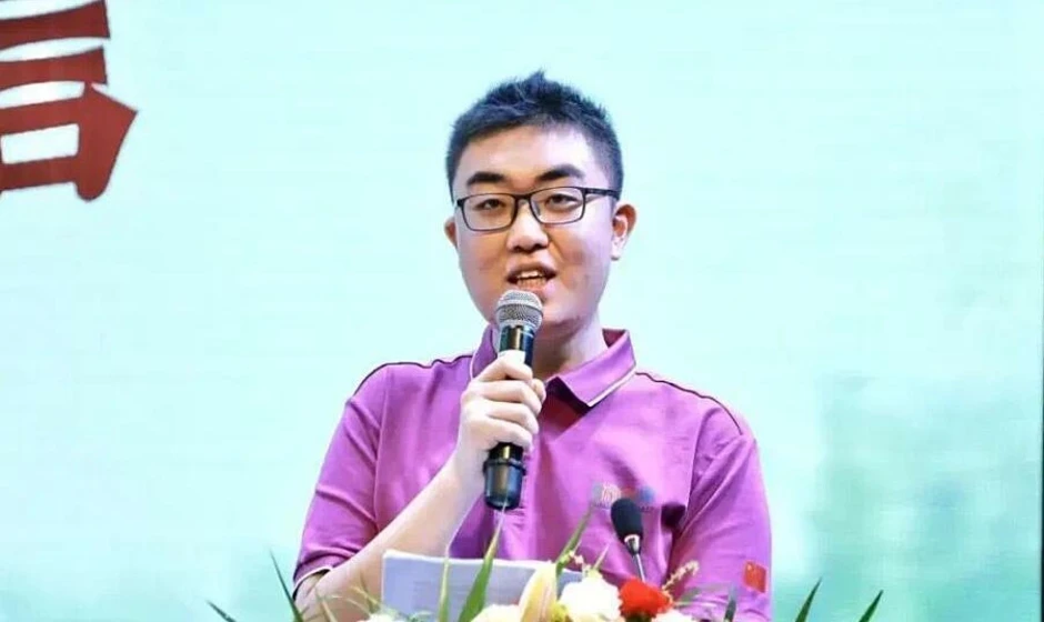 'Thần đồng toán học' bật khóc vì thua bạn ở lớp 'Thần đồng toán học' bật khóc vì thua bạn ở lớp