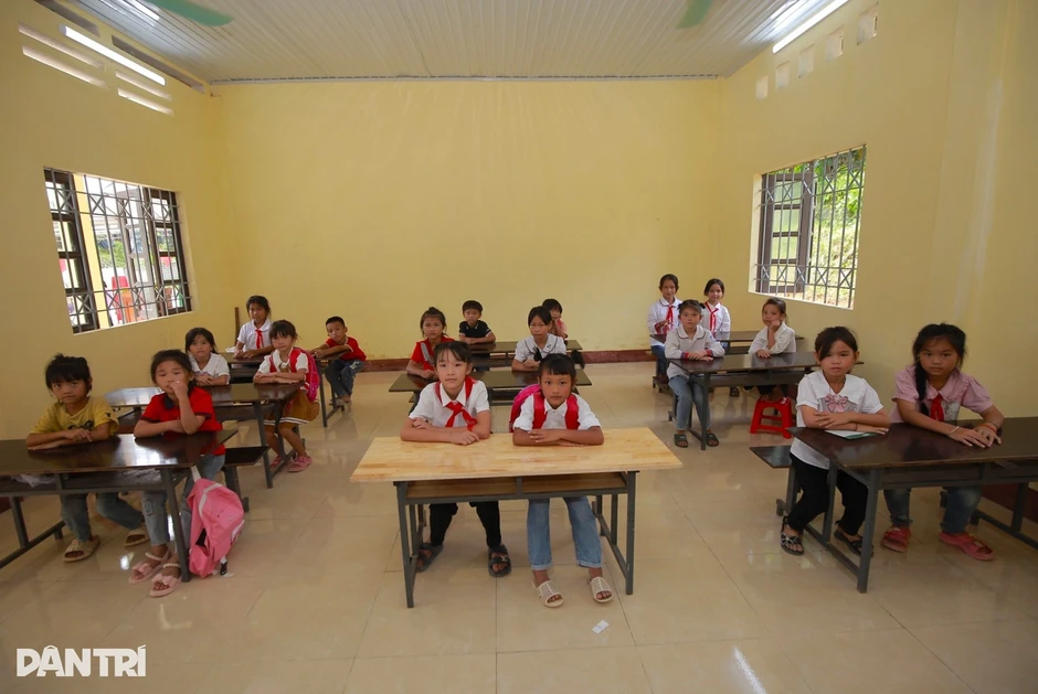 Thanh Hóa cấp đồ dùng, học phẩm cho học sinh vùng biên giới Thanh Hóa cấp đồ dùng, học phẩm cho học sinh vùng biên giới