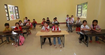 Thanh Hóa cấp đồ dùng, học phẩm cho học sinh vùng biên giới
