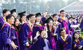 Thanh Hoa - từ trường dự bị đến 'đầu tàu' học thuật Trung Quốc